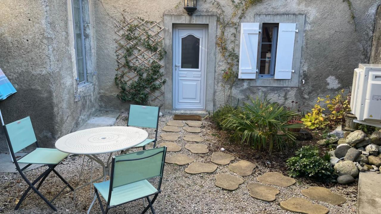 Gite Le Layris Apartment Campan Luaran gambar